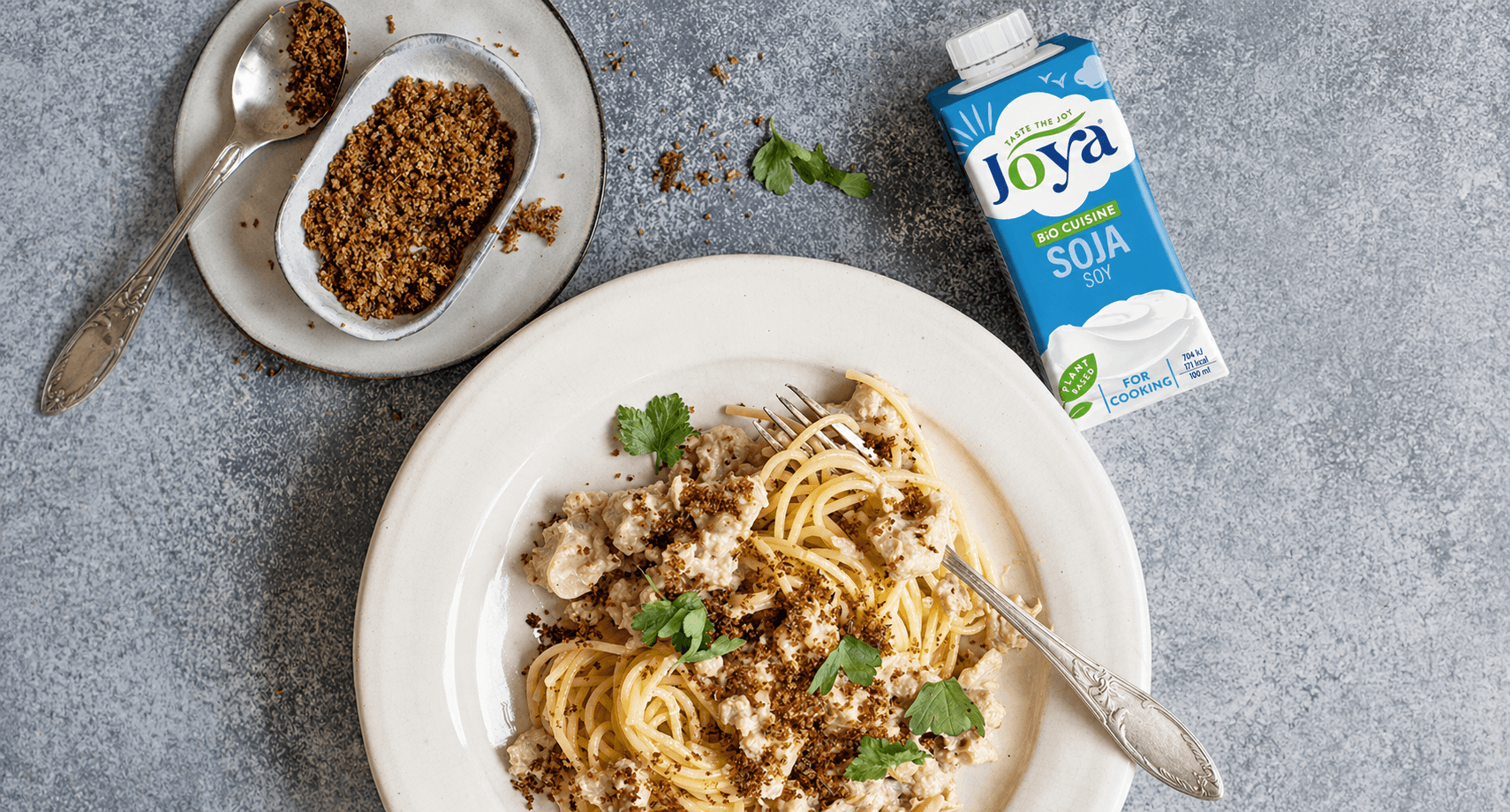 Recept: Krémové těstoviny s květákovým bešamelem z rostlinného nápoje