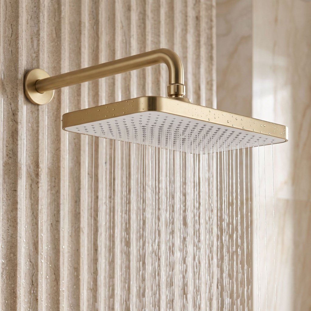 Rea JS-032, obdĺžniková dažďová sprchová hlavica, 38 × 21 cm, zlatá matná, REA-P0396 – použitie
