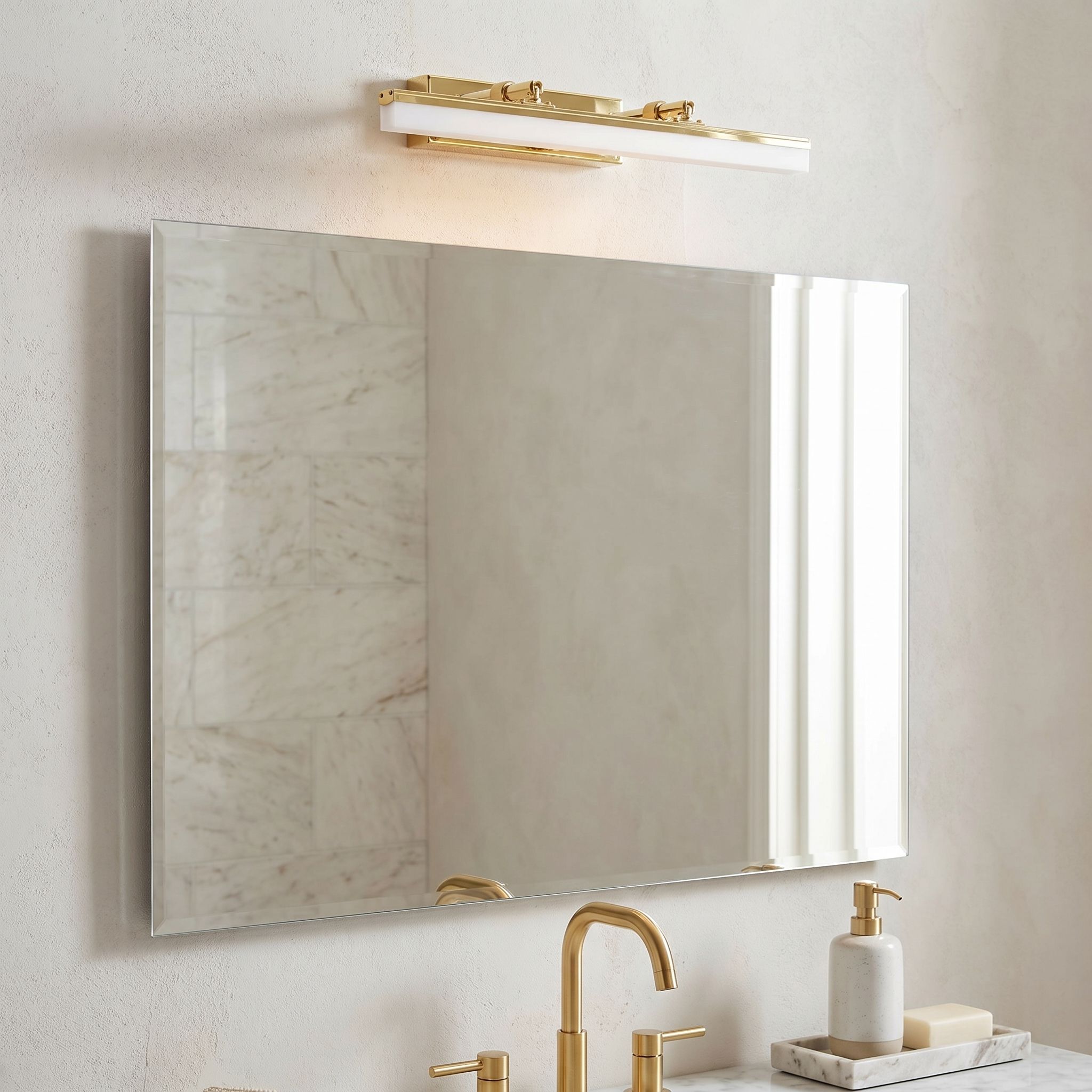 Toolight APP1872-1W — design elegant deasupra oglinzii într-o baie luxoasă