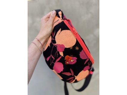 Ledvinka PUGET/výšivka