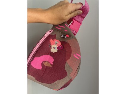 Ledvinka PUGET/výšivka