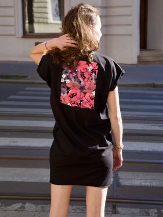 Už nadešel čas • šaty DREAM • 🖤☀️ v celé své černé kráse :) Pružné, pohodlné a tentokrát s růžovou výšivkou na zádech...