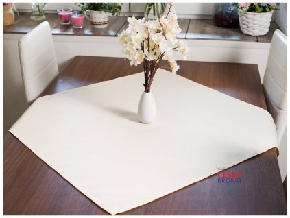 Tablecloth Ospen 77x77 smooth cream