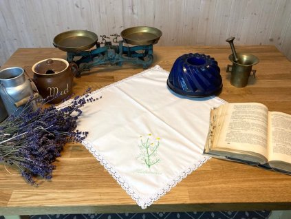 Tablecloth Ospen 50x50 embroidery CHAMOMILE