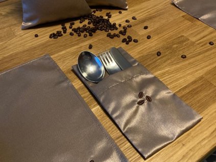 Kapsa na příbory Odaska set 2ks s výšivkou COFFEE ZRNKA kávová