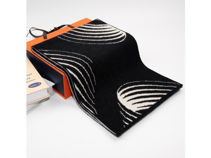 01 černá+přírodní bílá