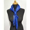 Hedvábný šátek střední