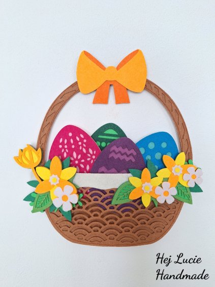 Velikonoční košík s kraslicemi