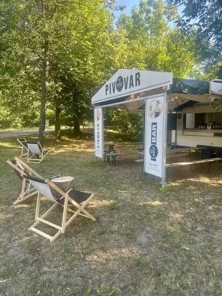 🌳🍺 VÍKEND V HELF BARU? TAK TROCHU NA POHODU. PÁTEK • SOBOTA • NEDĚLE ⏰ 10:00–18:00 Zastavte se cestou, sesedněte z kola,...