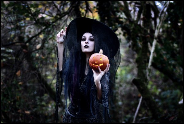 Oblečte se na Halloween - kostýmy pro dámy