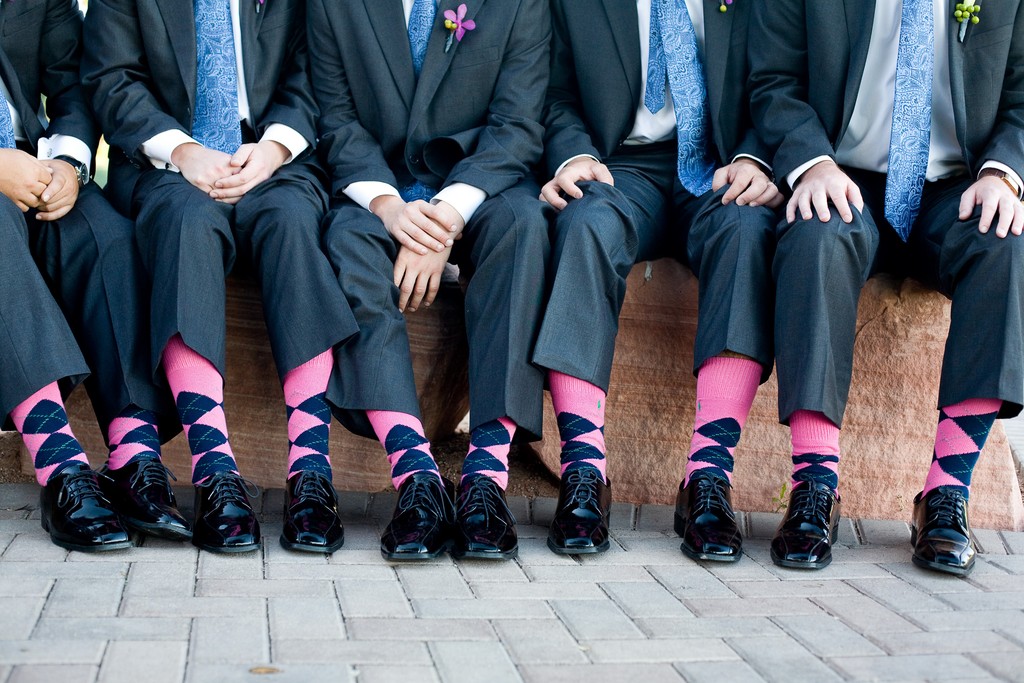 groom-and-groomsmen-wear-funky-pink-and-blue-argile-socks.full