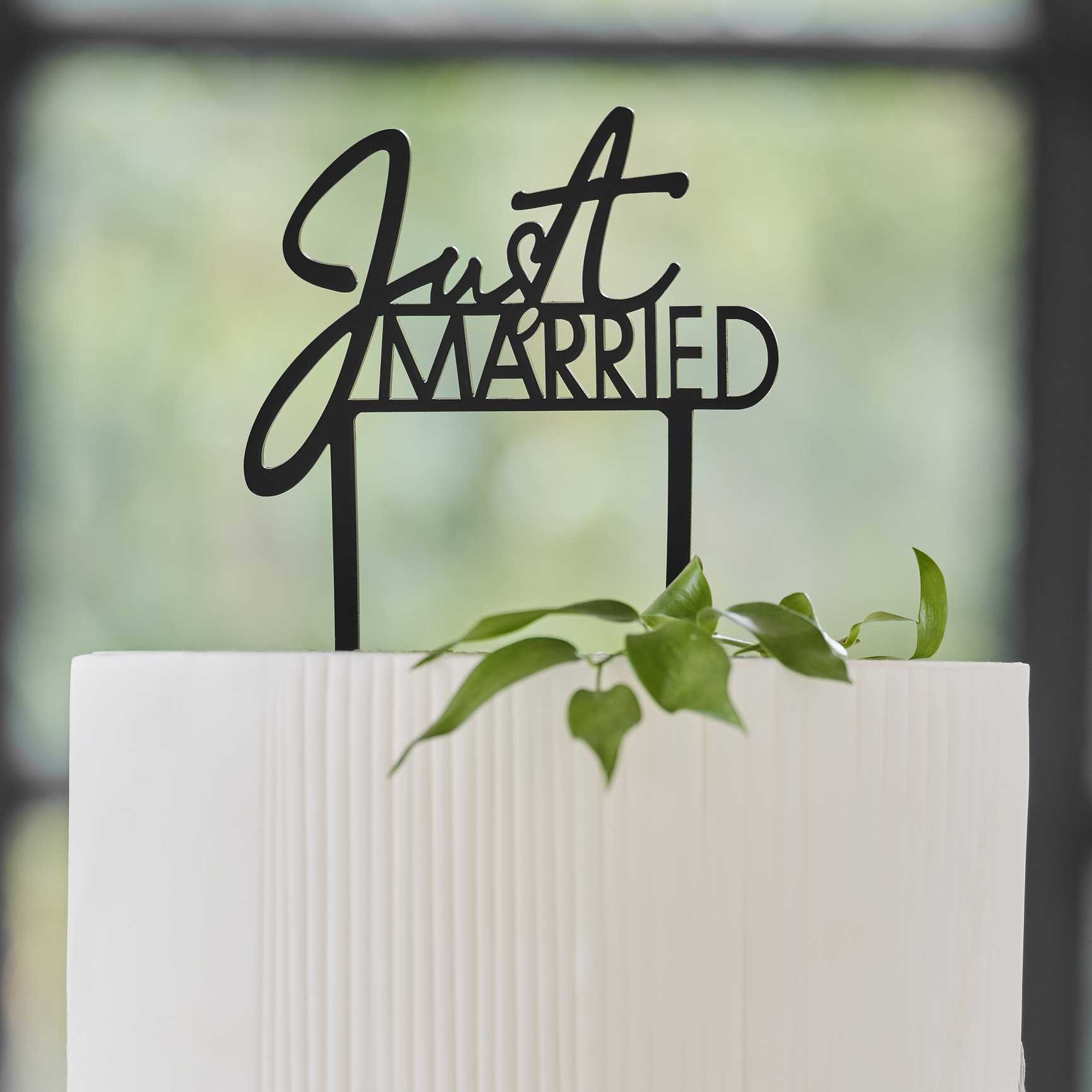 Levně Amscan Ozdoba na dort - Just married, černá
