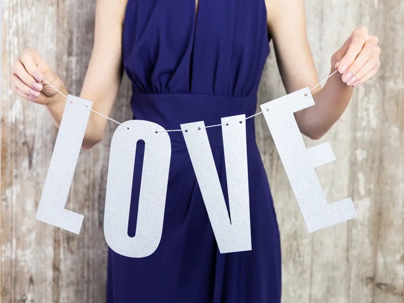 Levně PartyDeco Banner stříbrný - Love