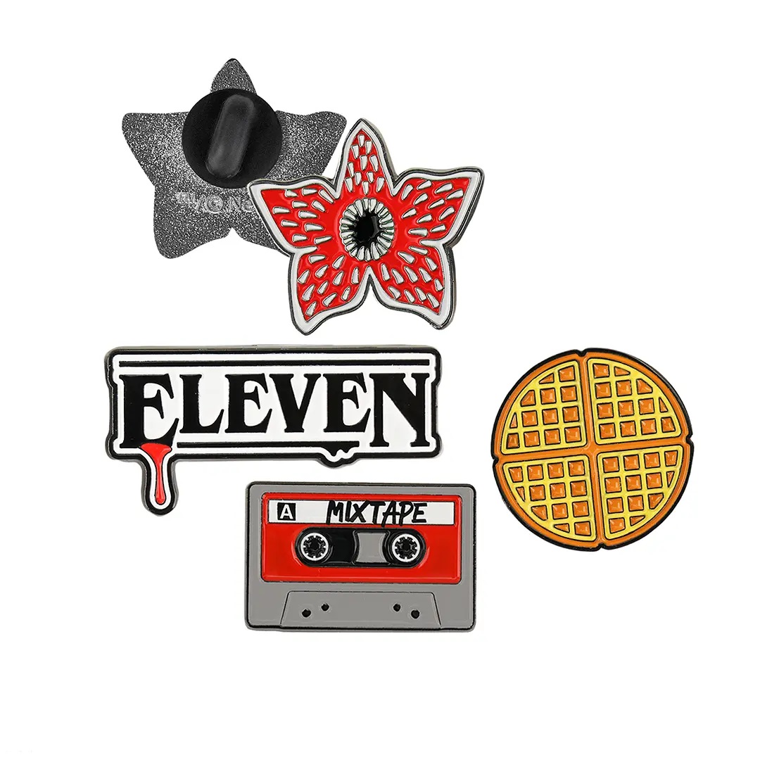 Levně Sada 4 odznaků Stranger Things - 1. série