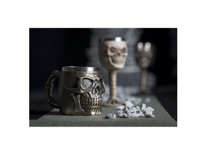 resin bronze skull mug 10cm x 16cm x 11cm (1)