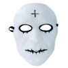 Biela maska muža s krížom