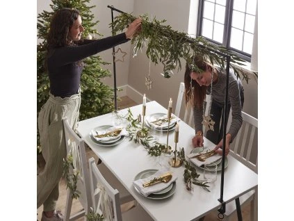 Dekoračná konštrukcia na stôl