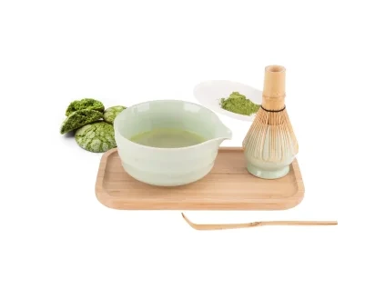 Matcha sada s keramickou miskou a bambusovou metličkou