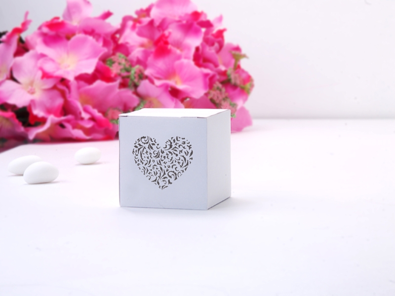 E-shop PartyDeco Krabička s vyrezávaným srdcom Ornament