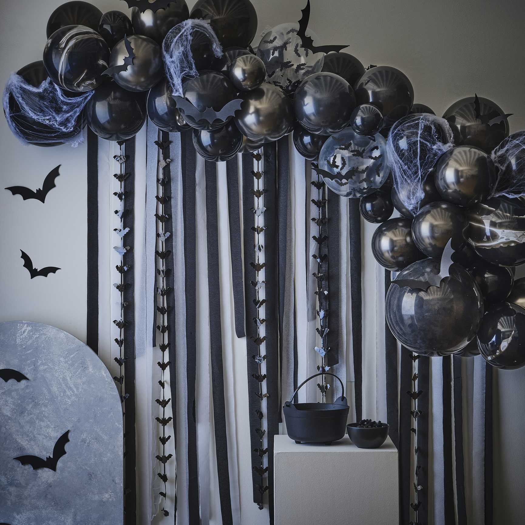 E-shop Amscan Balónová girlanda so strapcami - Halloween, netopiere