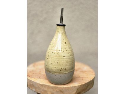 24. olejnicka pastelově žlutá