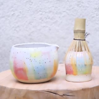 Duhový matcha set❤️ Pro ty, které duhové kalíšky včera zaujali tu mám jeden set na matchu v barvách duhy 🌈 #helliceramics...