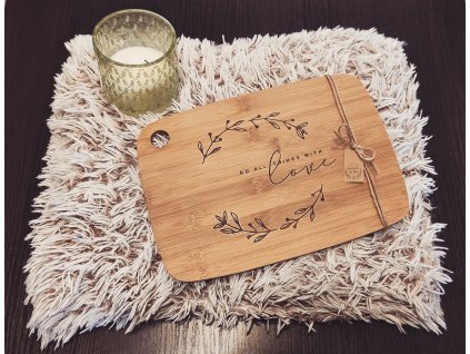 Servírovací prkénko s vypalovaným motivem - květiny