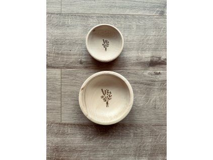 Set dřevěných misek s květinami