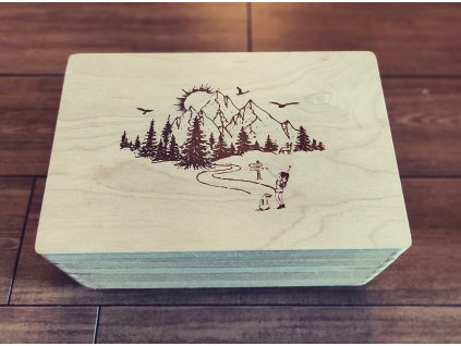 Velká dřevěná bedýnka s vypalovaným motivem přírody, nebo vlastní motiv