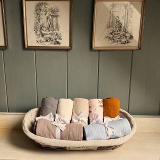 Hebké mušelínové plenky jsou esenciální kouskem každé výbavy pro miminko 🕊️ #hellobebe #mojebebe #fypage #fyp #mušelín...