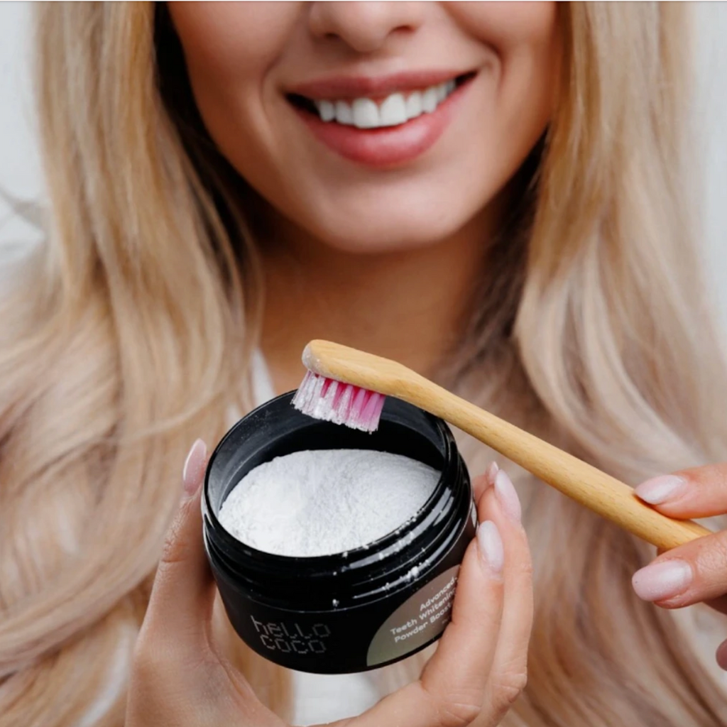 Ti, kteří mají bělejší úsměv, jsou úspěšnější. Proč tomu tak je?