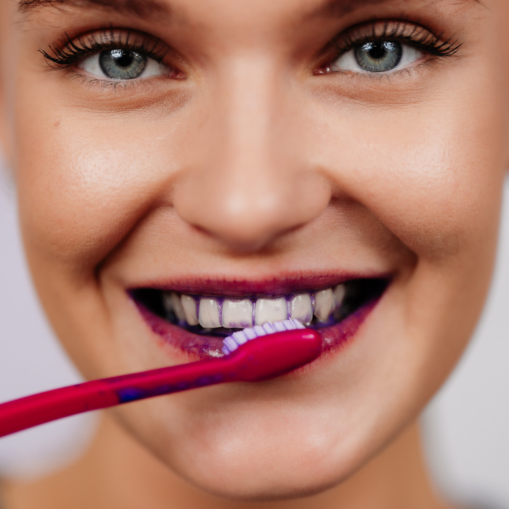 Citlivost zubů po bělení: Jak jí předejít a co dělat, pokud se objeví