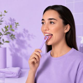 Novo na hello coco 💜 Strgalo za jezik - popolna izbira za svež dah in bolj zdravo ustno votlino! #hellococo