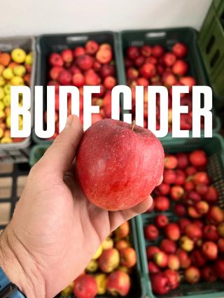 🍎🍏 Aj keď je CIDER už dlho mŕtvy…my to máme radi❗️🍁🍂 Spracovali sme jablká z areálu nášho pivovaru na Turej Lúke, od...