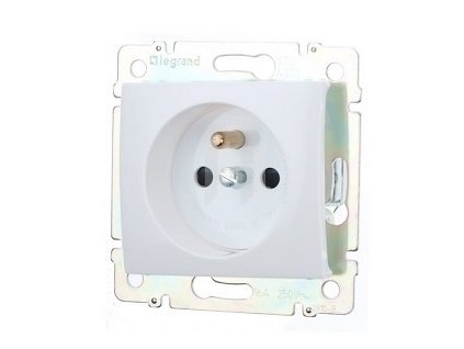 6259 legrand valena zasuvka s clonkami biela