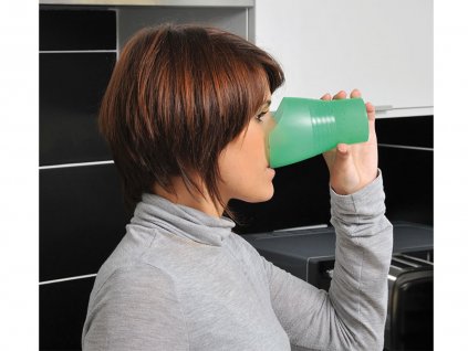 Hrneček s otvorem na nos