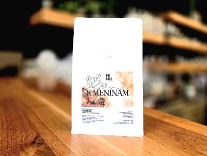 K MENINAM bily