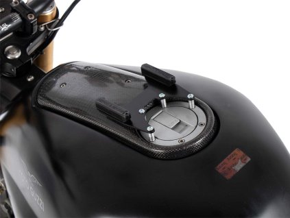 BASIC kroužek nádrže včetně zámku pro Moto Guzzi V11 Scura, Le Mans (2002-2005), Ballabio, Coppa Italia, Cafe Sport, Sport Naked (2004-2005), Sport (1999-2006)