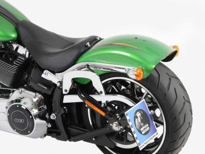 Boční nosič C-Bow (nekompatibilní se spolujezdcem) chromovaný pro Harley-Davidson Softail Breakout (2013-2017)