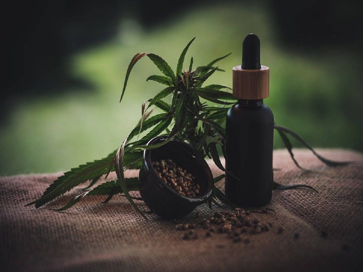 CBD zmírňuje bolest při spondyloartritidě
