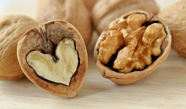 Za studena lisované oleje #4 Olej z vlašských ořechů