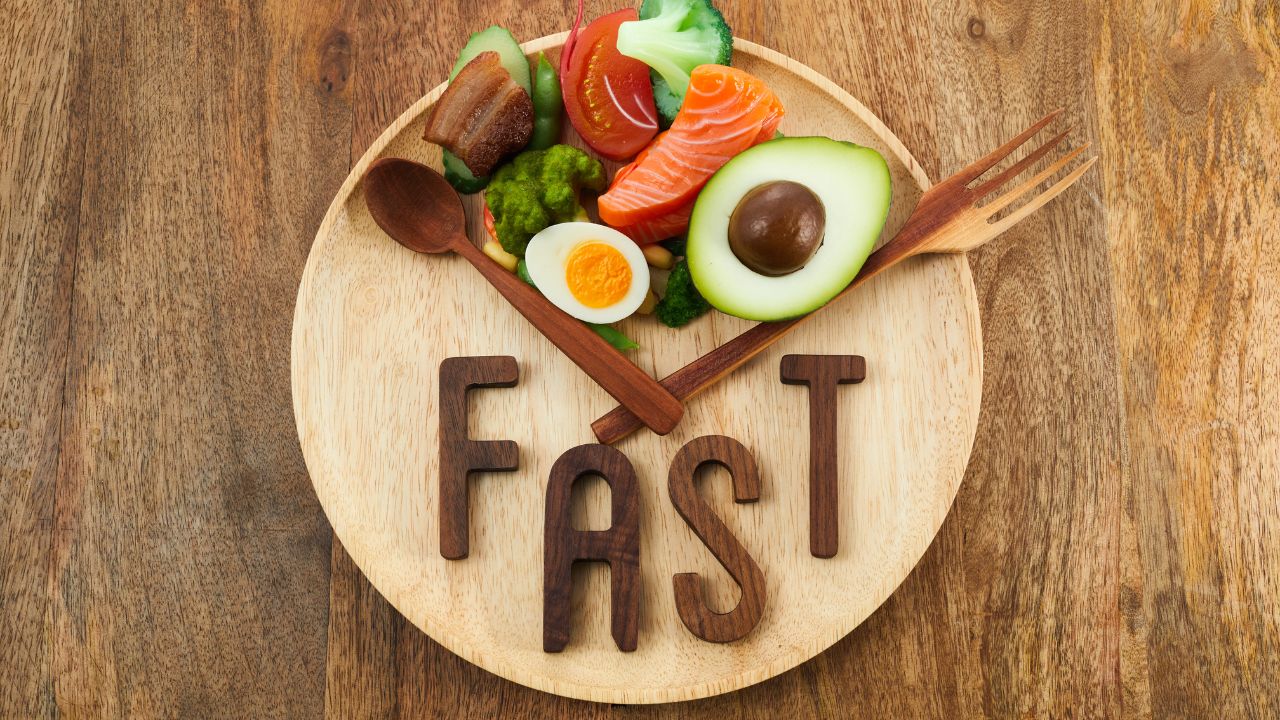 Co je fasting? Srozumitelné vysvětlení bez mýtů