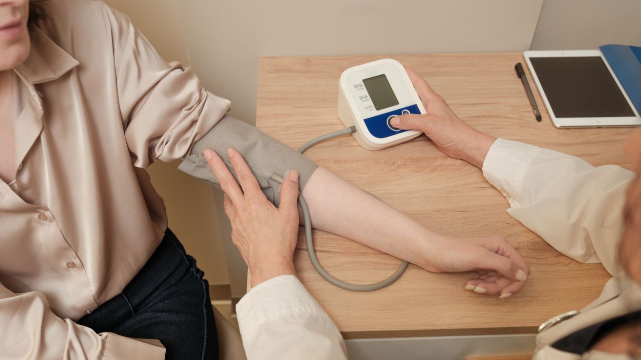 Jak vyčistit ucpané cévy: přírodní způsoby, jak podpořit zdravý krevní oběh a srdce