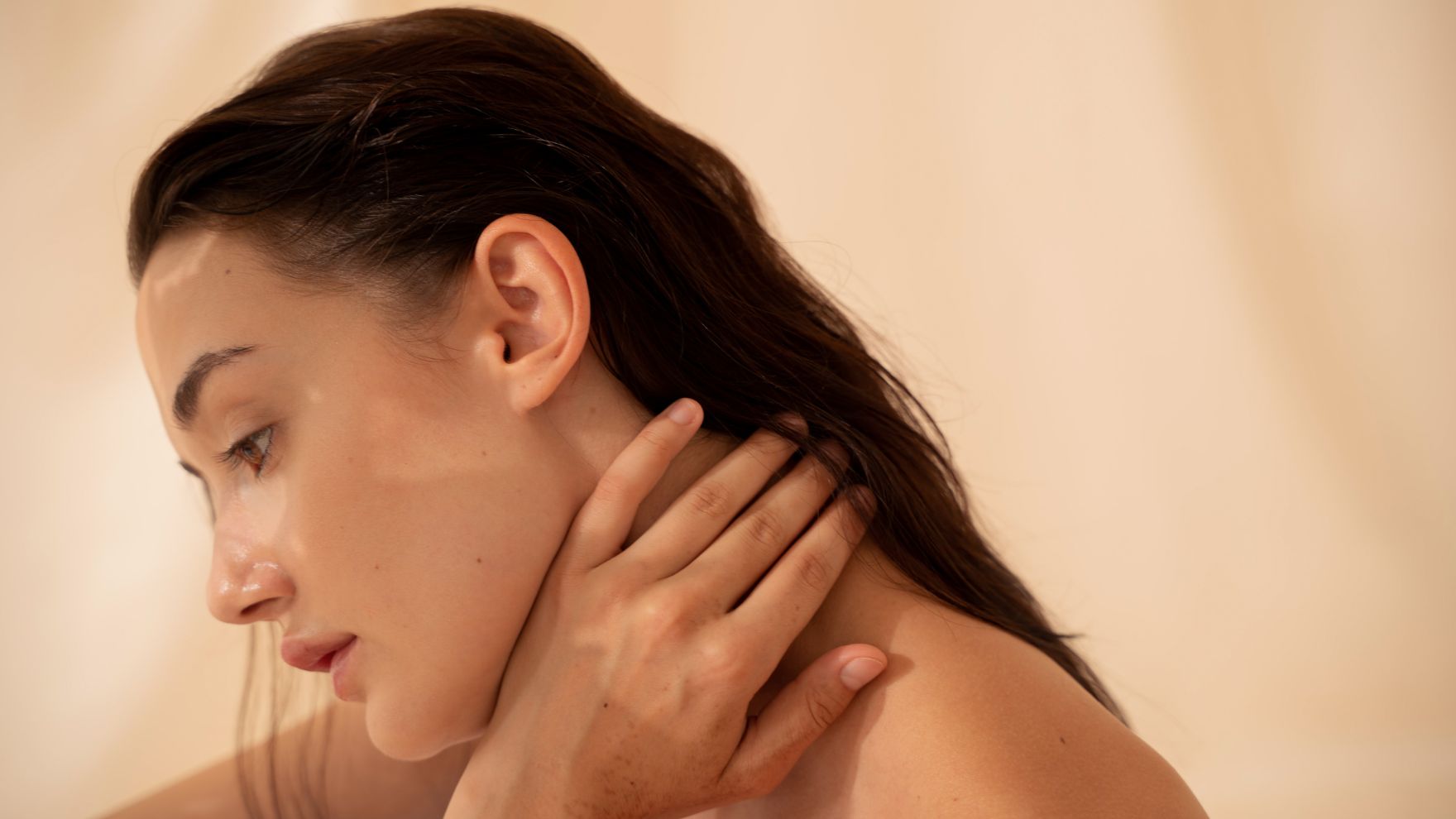 Viszkető bőr: amikor a test segítséget kér. Ismerje meg a leggyakoribb okokat és megoldásokat