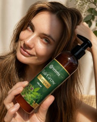 Gyenge, finom szálú vagy gyorsan zsírosodó haj? Ajándékozd meg gyógynövényes ápolással egészen a hajtövektől. 🌿 A HairGrow...