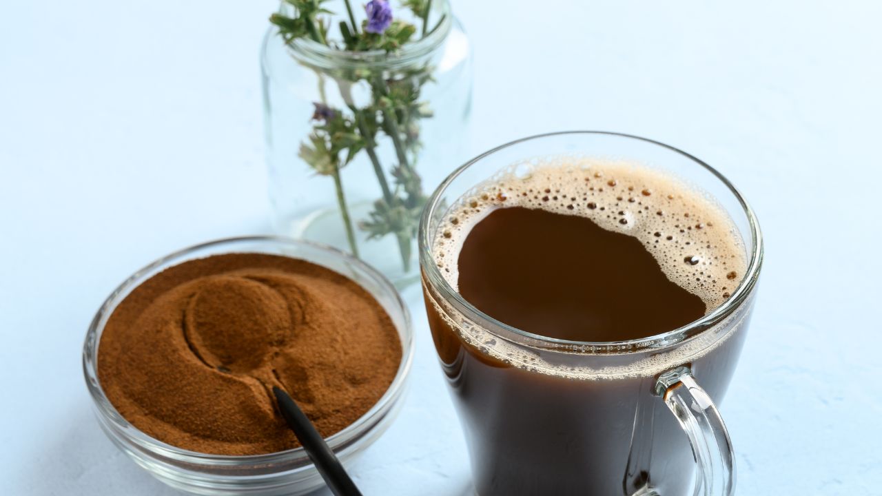 Cafeaua de cicoare – o alternativă sănătoasă pentru iubitorii de cafea