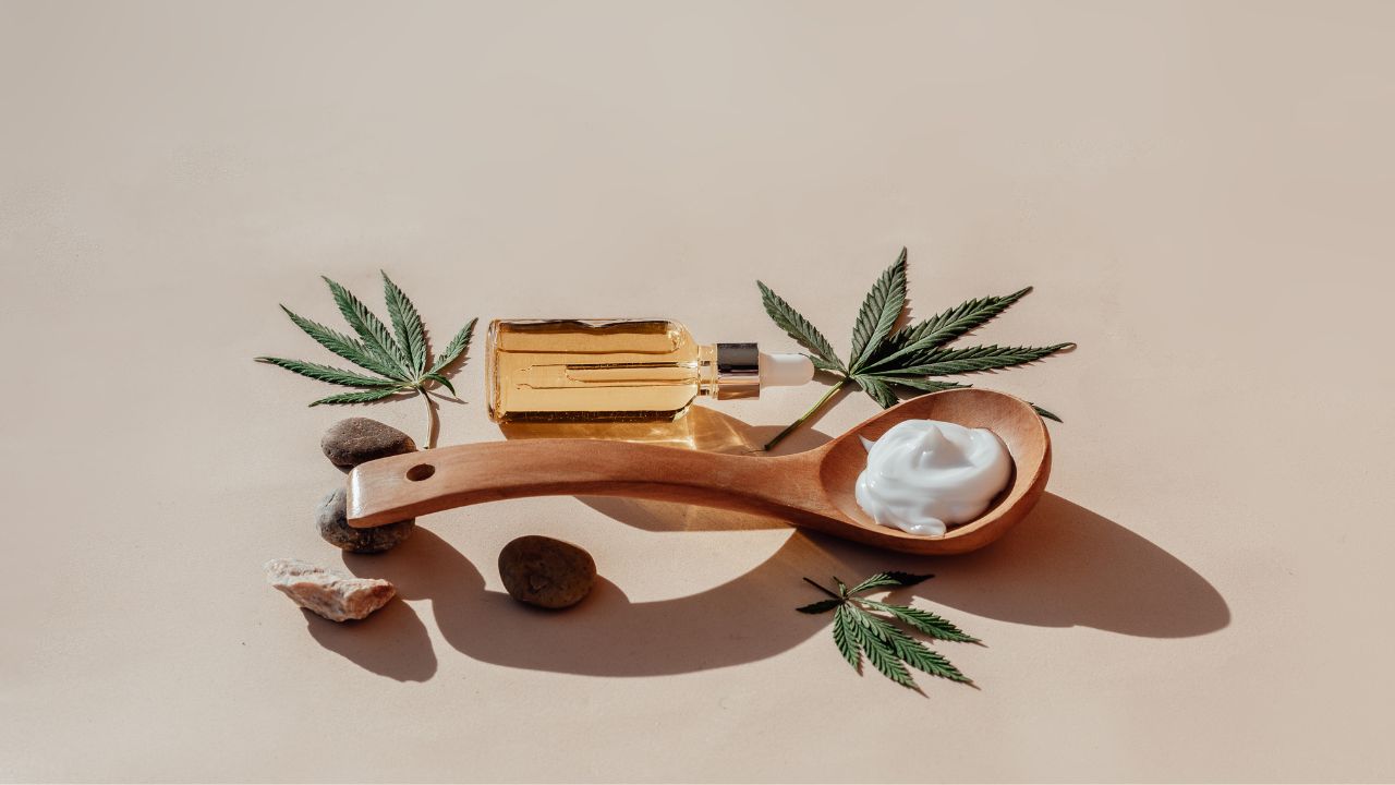 Privire de ansamblu verificată și cuprinzătoare a efectelor CBD și a utilizării produselor din cannabis în scopuri medicale, dintr-un punct de vedere expert pentru fiecare.