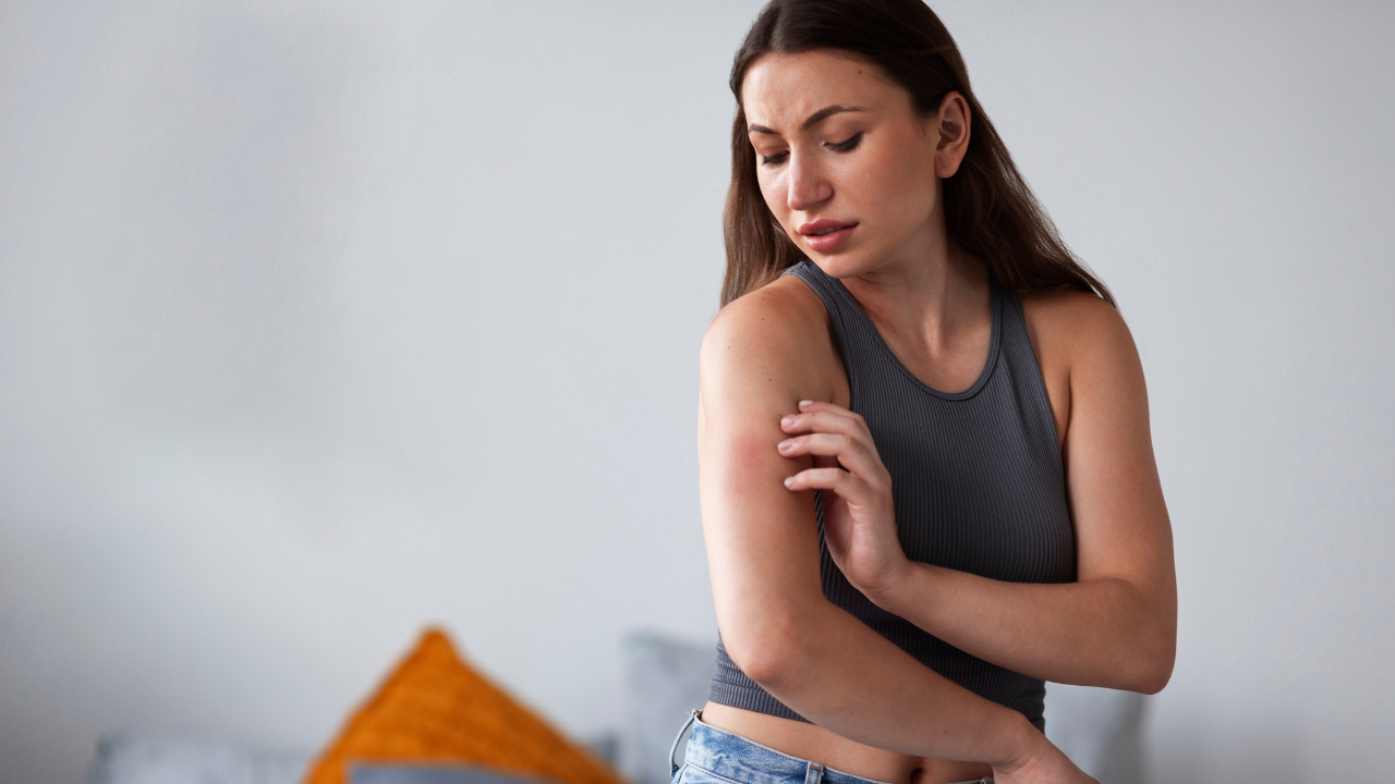 Eczema atopică poate îngreuna fiecare zi: specialiștii au dezvăluit ce ajută cu adevărat pielea