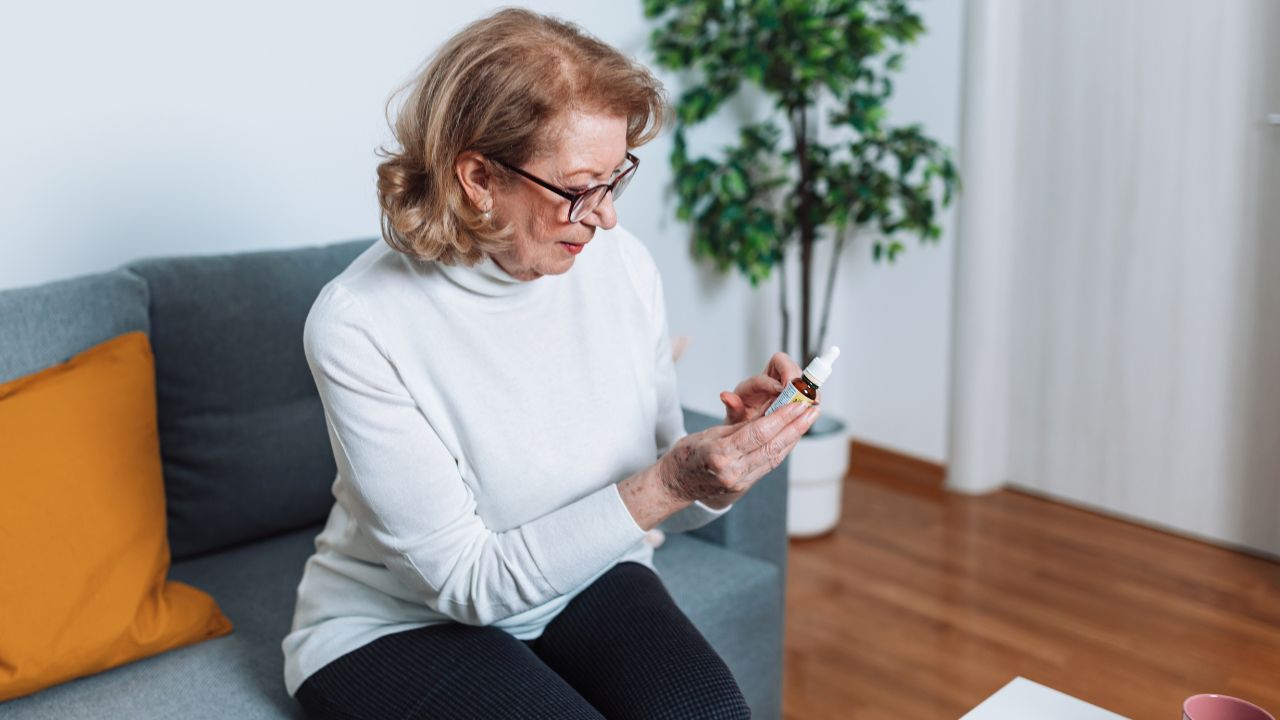 10 výhod CBD oleja pre seniorov