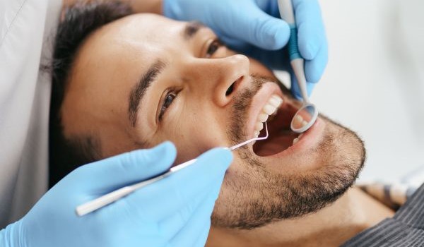 Prečo by sme sa mali starať o zuby: Vplyv zubného zdravia na celkové zdravie organizmu